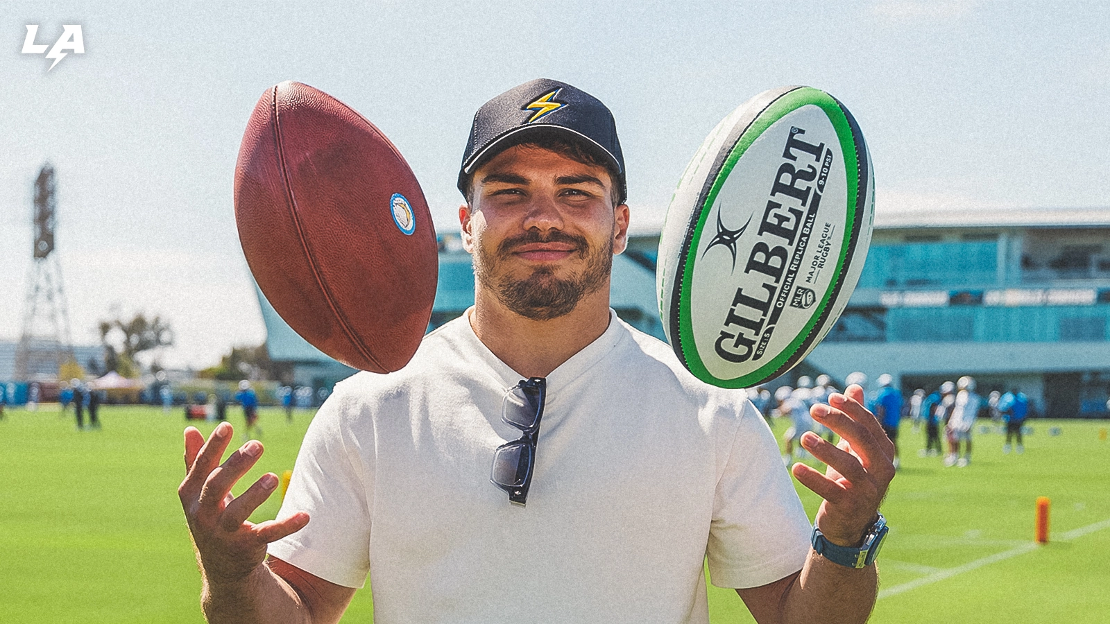 Antoine Dupont revient sur ses rencontres avec des stars aux US et sa visite aux Los Angeles Chargers