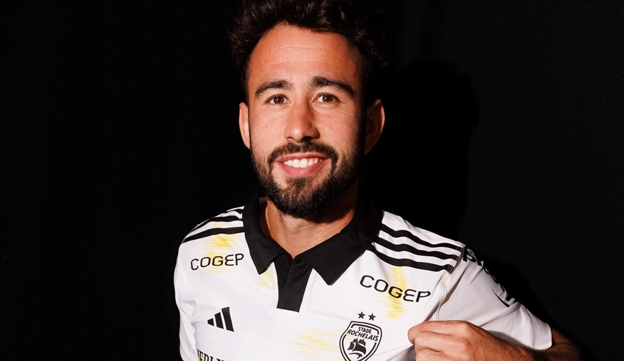 Le Stade Rochelais dévoile son nouveau maillot Champions Cup 2025-2026 !