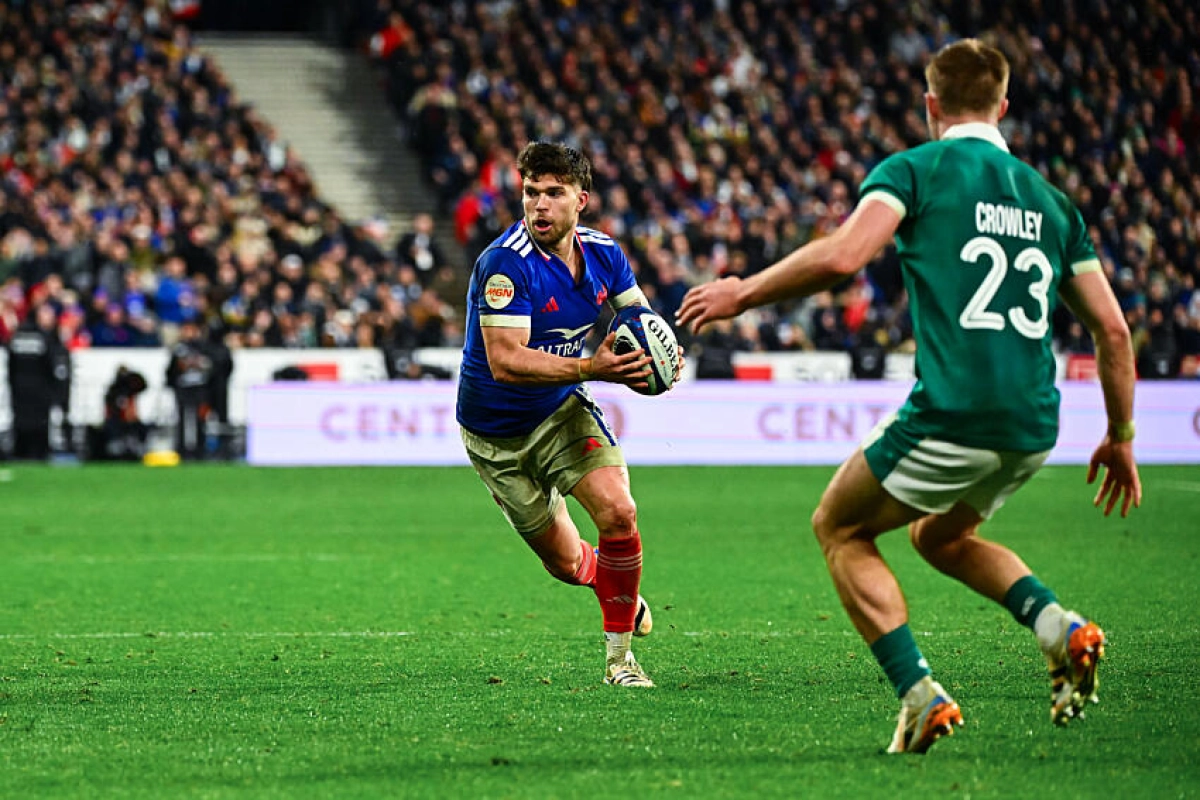 XV de France : C'est vraiment satisfaisant, les réactions à chaud de Matthieu Jalibert et Louis Bielle-Biarrey après la victoire sur l'Irlande (36-14)